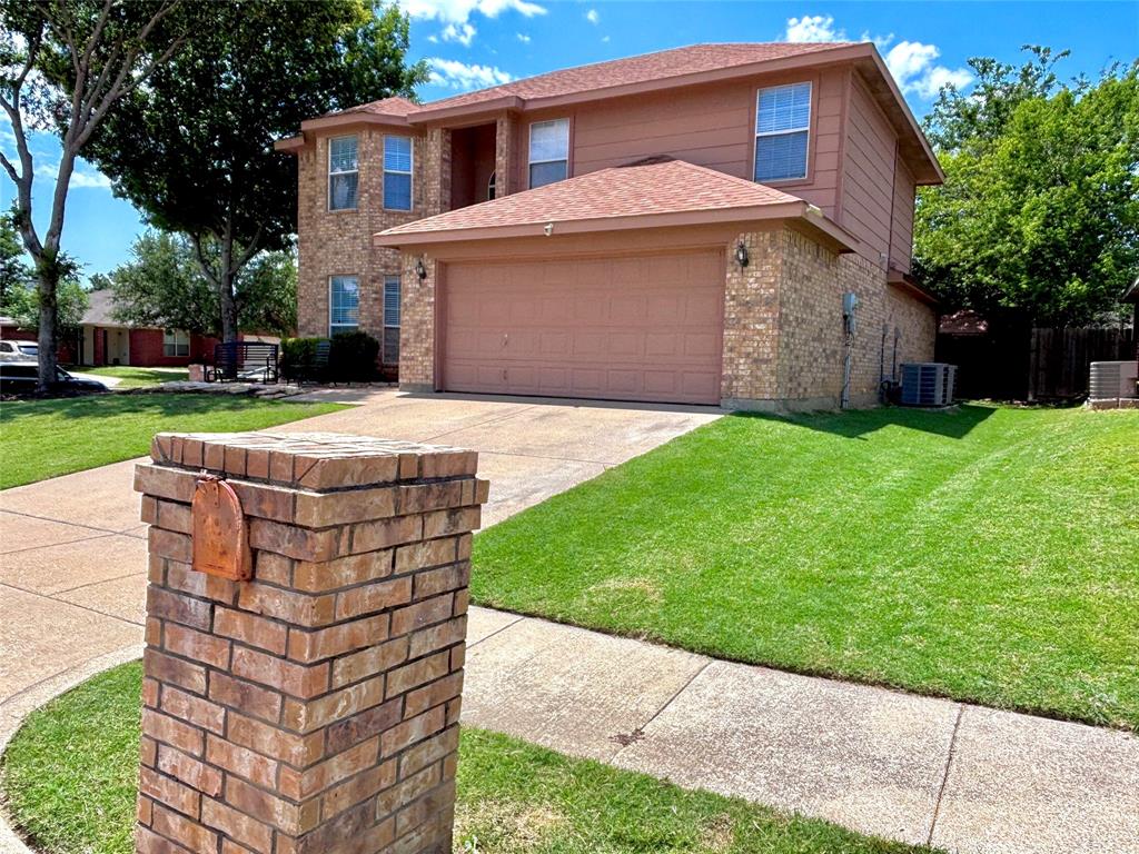 700 Hummingbird Trail