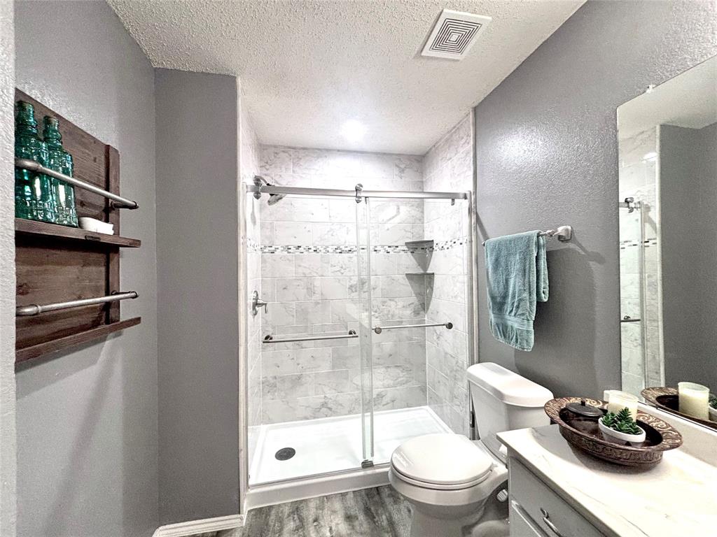 700 Hummingbird Trail