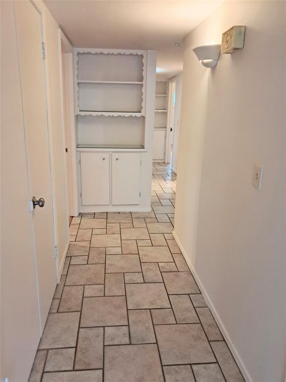 LAKE RIDGE ESTS - Residential Lease