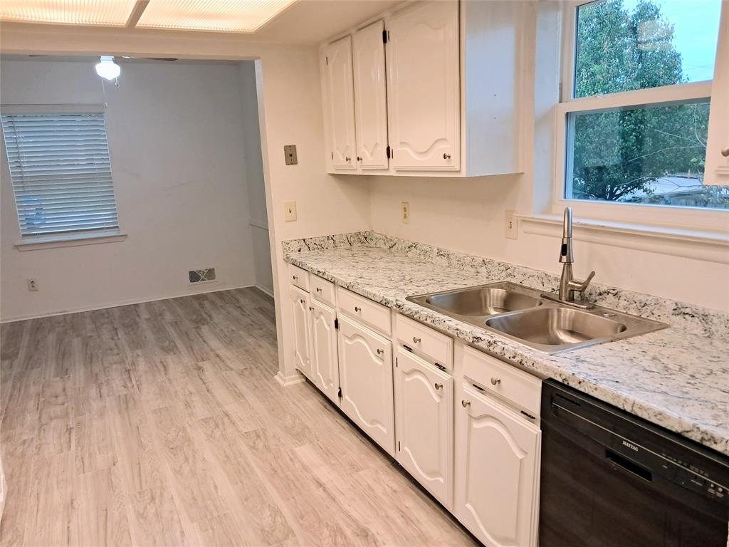 LAKE RIDGE ESTS - Residential Lease