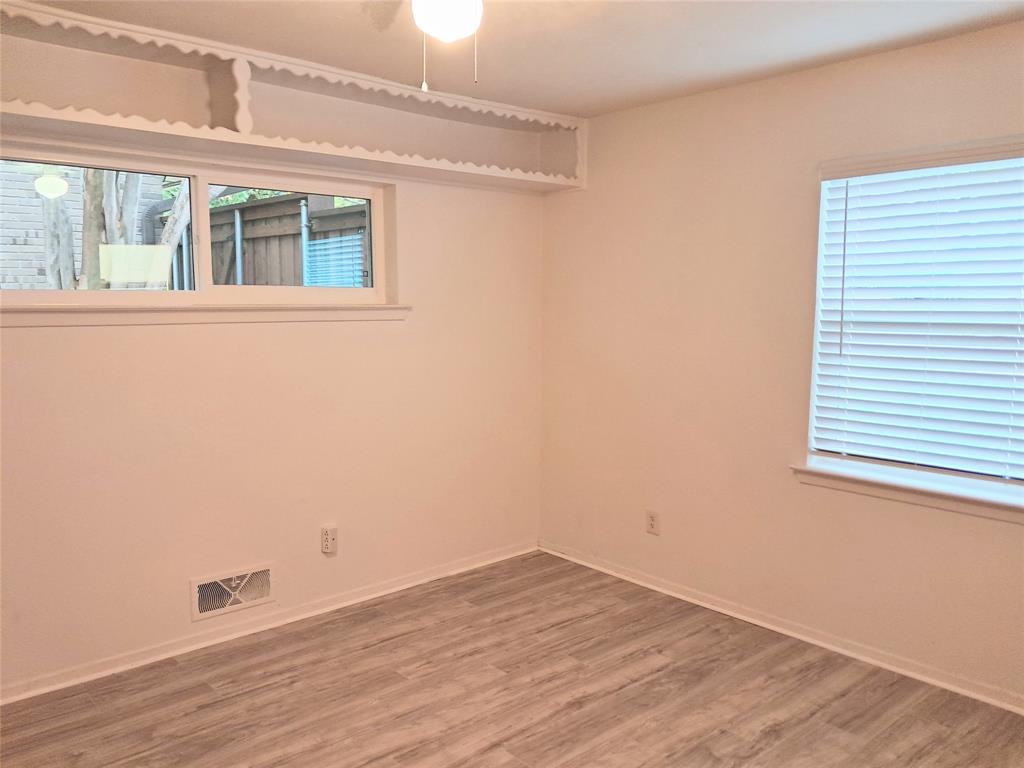 LAKE RIDGE ESTS - Residential Lease