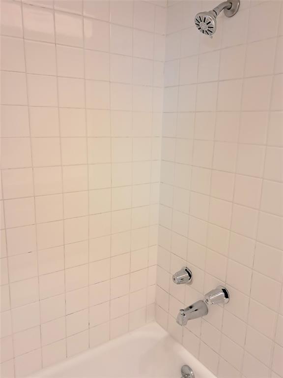 LAKE RIDGE ESTS - Residential Lease