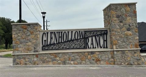 Photo of 1059 Glenoaks Drive, Weatherford, TX 76088 (MLS # 21169845)