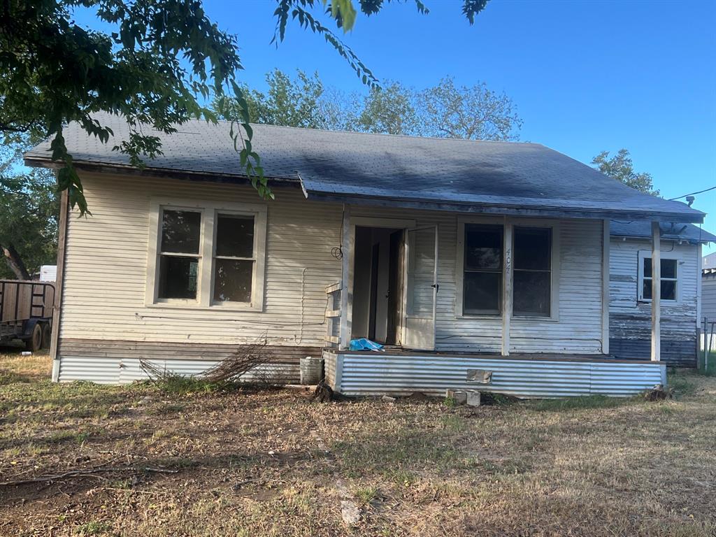 404 E Main