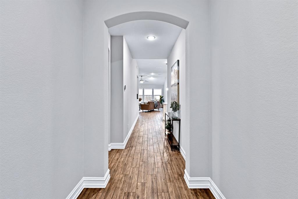 1016 Pinnacle Breeze Drive