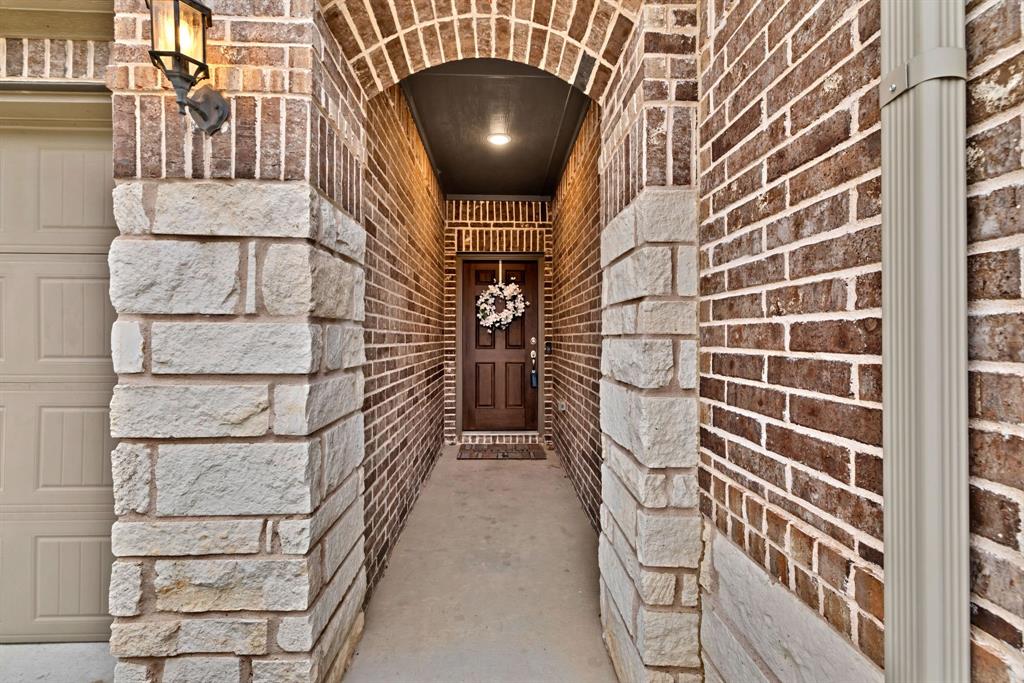 1016 Pinnacle Breeze Drive