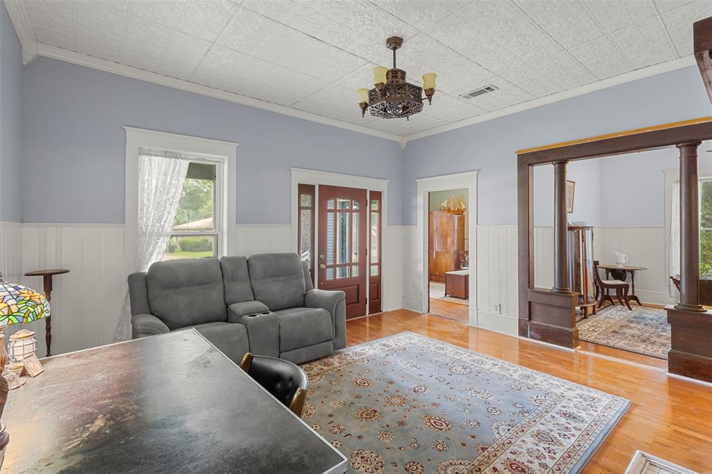 601 W 5th Street