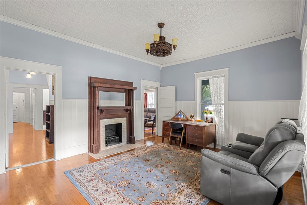 601 W 5th Street