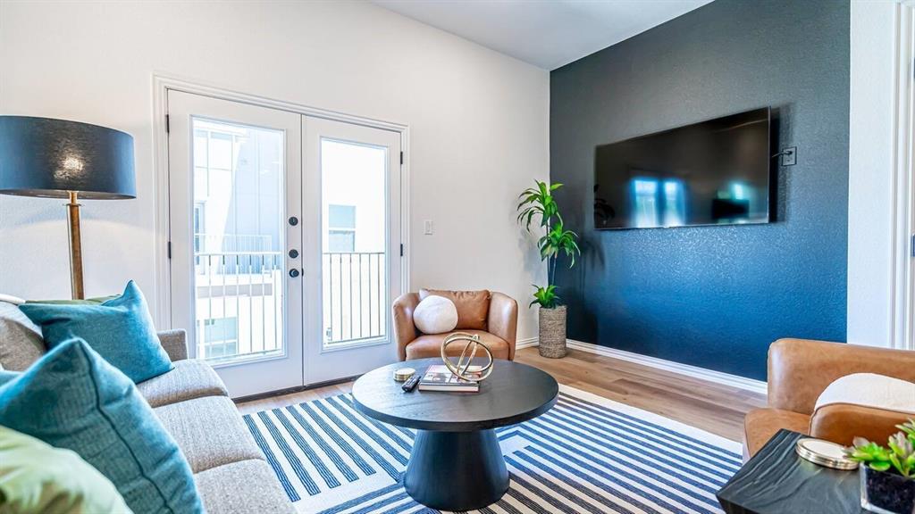 1215 E Beaconsfield Lane 706