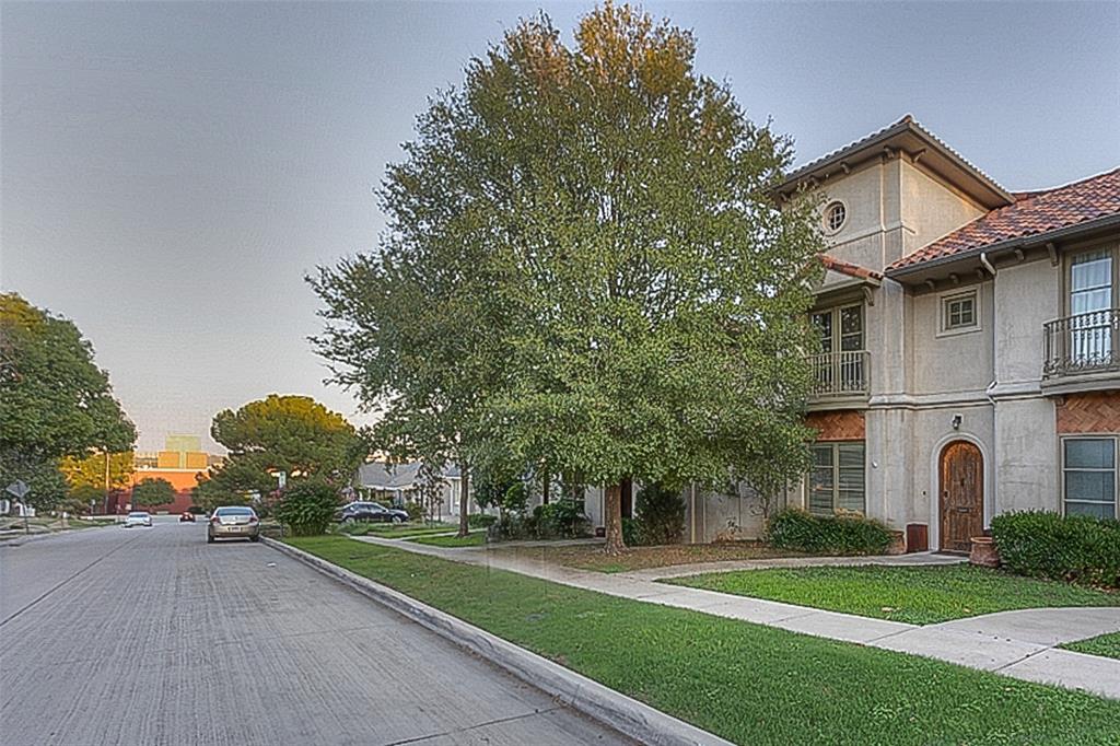 3637 Crestline Road