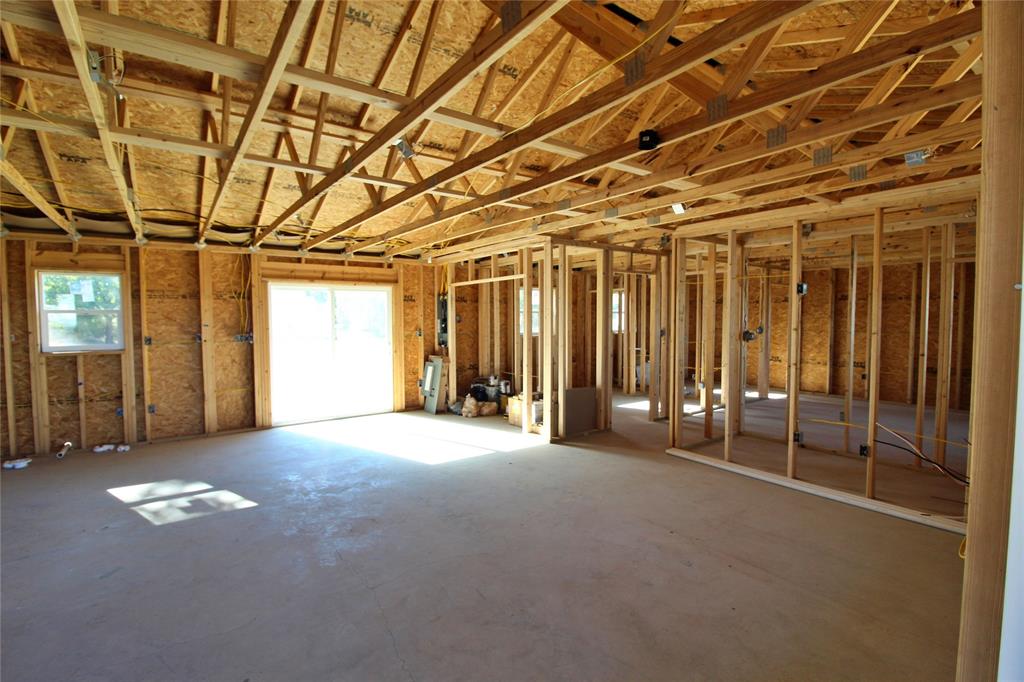 710 E Burleson Avenue