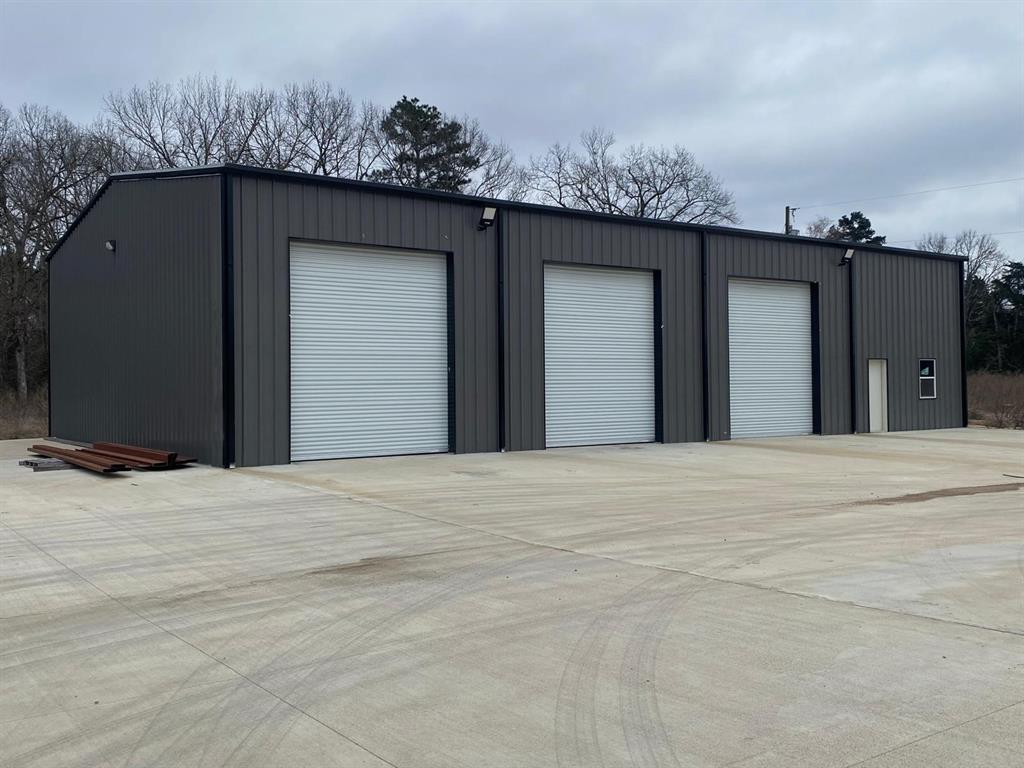 none - Commercial Lease