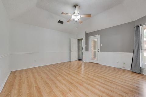 Tiny photo for 6201 Castle Creek Road, Arlington, TX 76017 (MLS # 21101808)