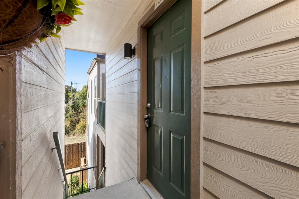 Arlington Oaks Condo - Residential Lease