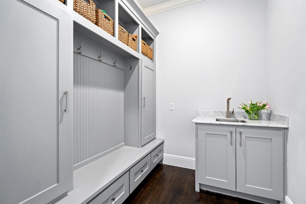 Janmar Circle 04 - Residential