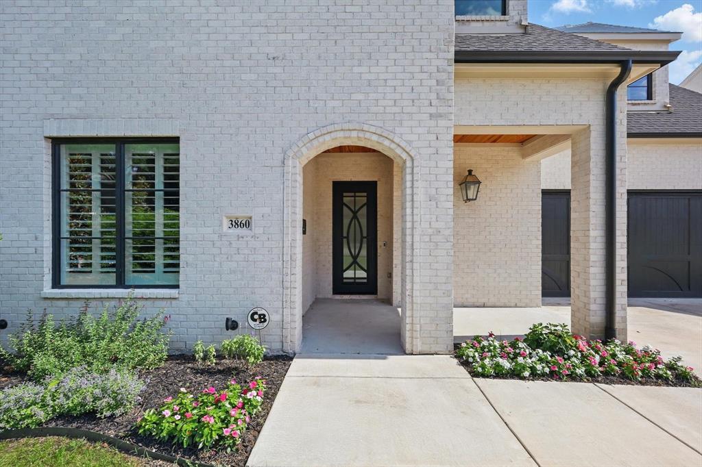 3860 Van Ness Lane