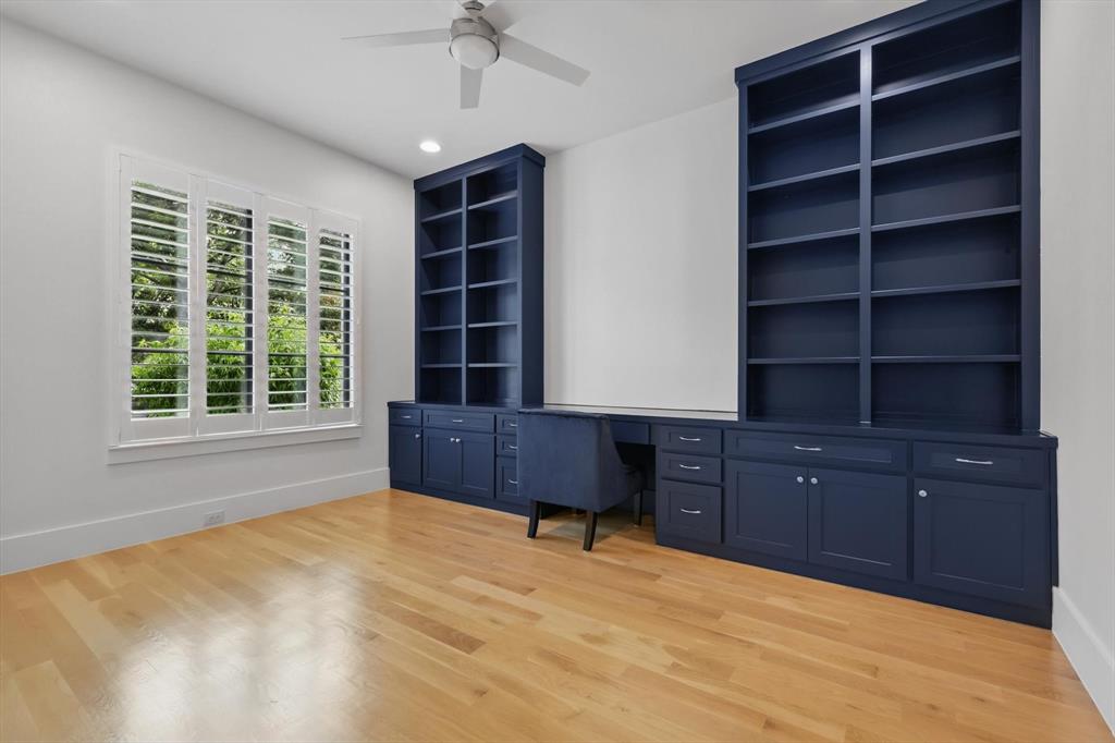 3860 Van Ness Lane