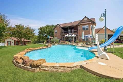 236 County Road 3385 Paradise TX 76073