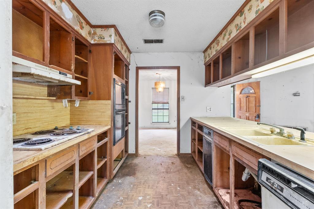 Springhill Canal - Residential