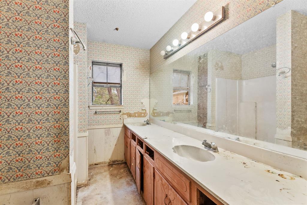 Springhill Canal - Residential