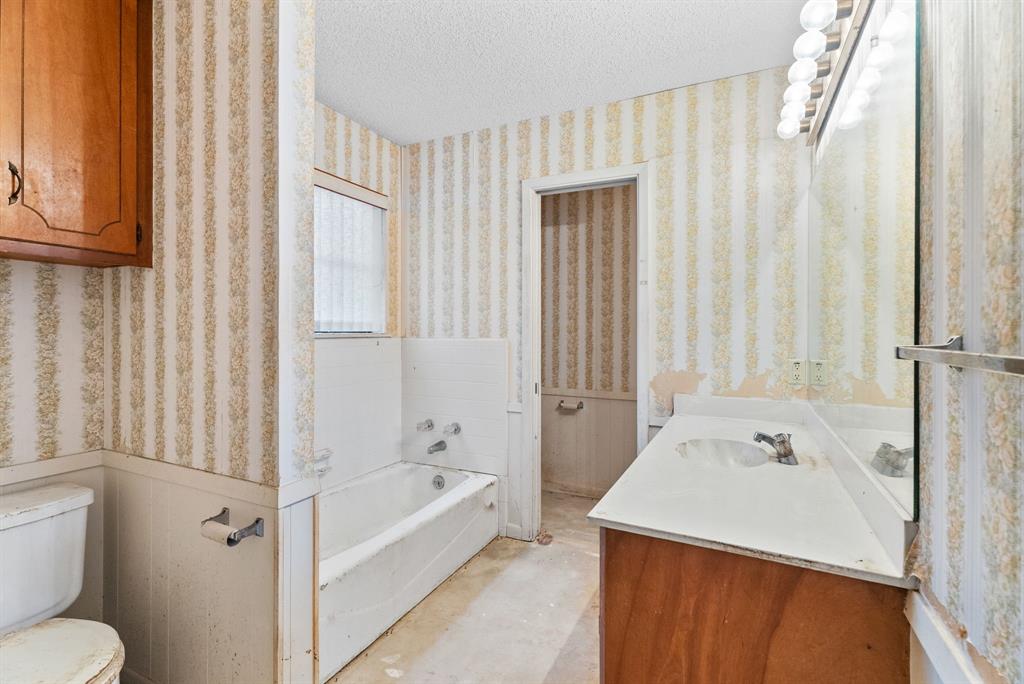 Springhill Canal - Residential