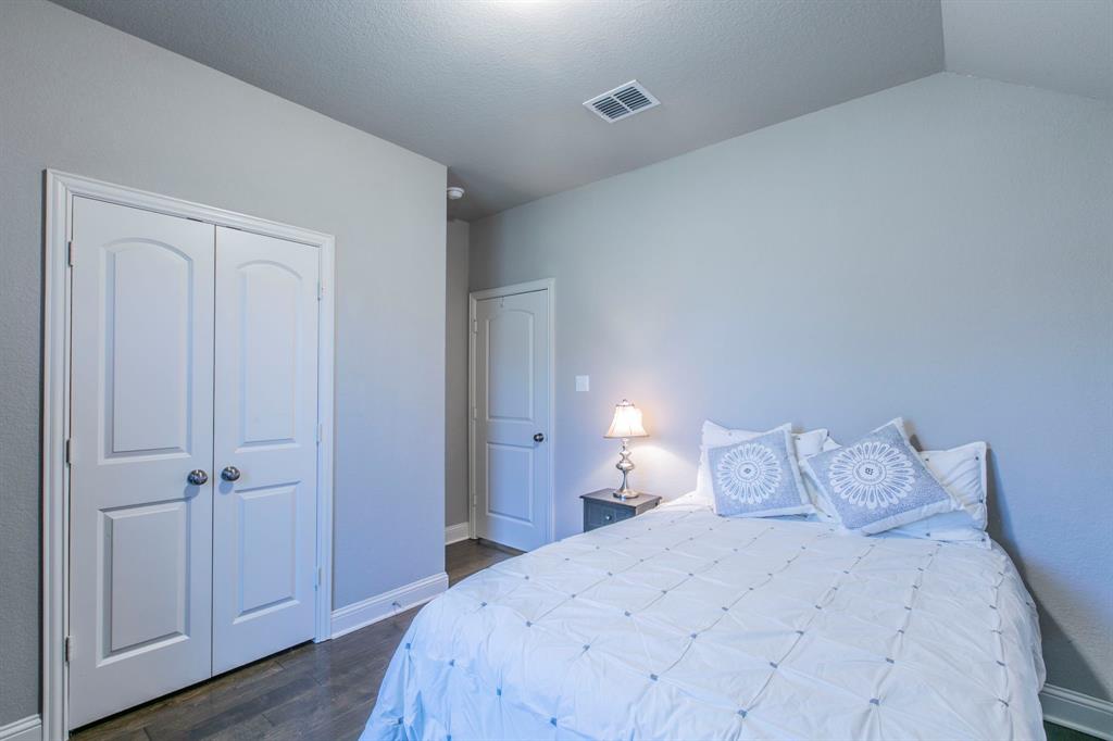 TRAILS OF OAKRIDGE - Residential