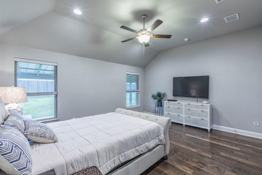 TRAILS OF OAKRIDGE - Residential