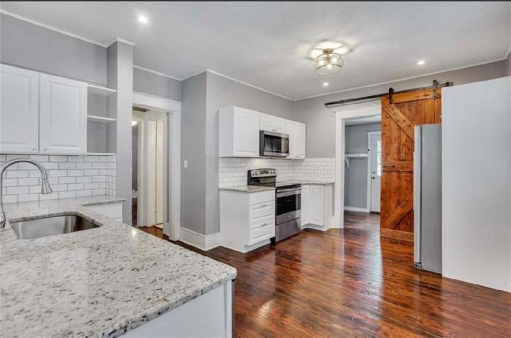 1226 W Woodard Street