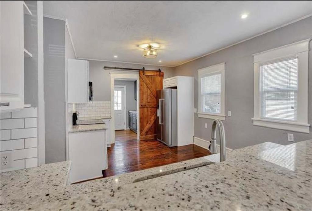 1226 W Woodard Street