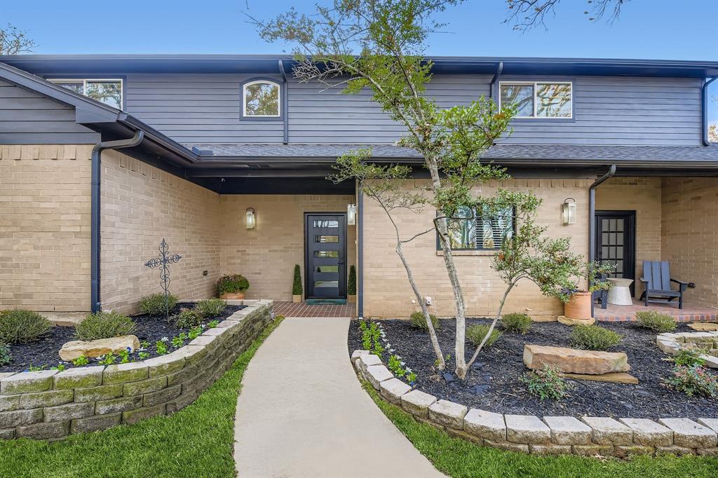 900 Pioneer Circle E