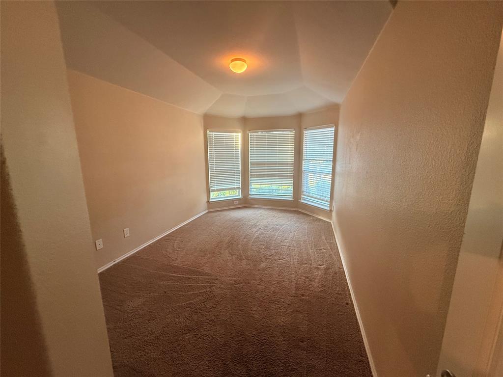 2105 Thistle Lane