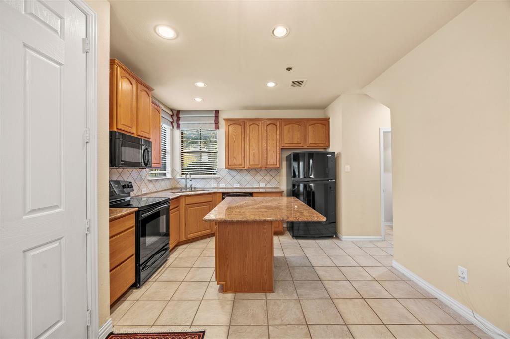 Suncreek Twnhms - Residential