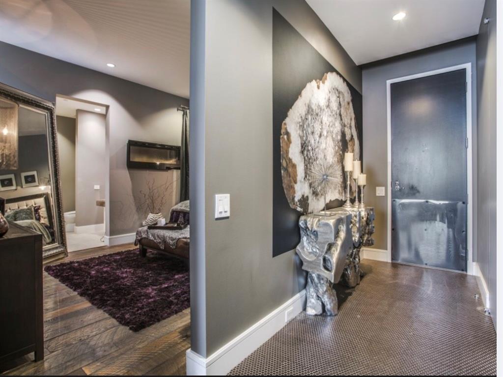 2408 Victory Park Lane 1034