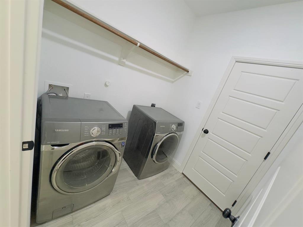 Canyon Creek III - Residential Lease