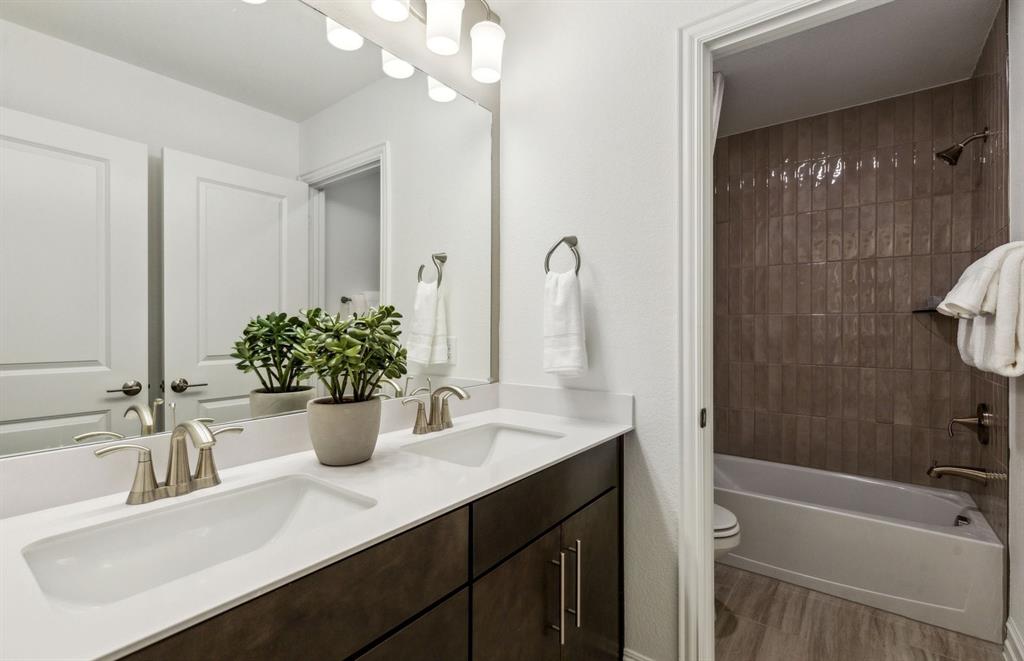 Anna Town Square - Residential