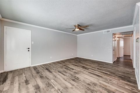 5053 Les Chateaux Drive 141 Dallas TX 75235