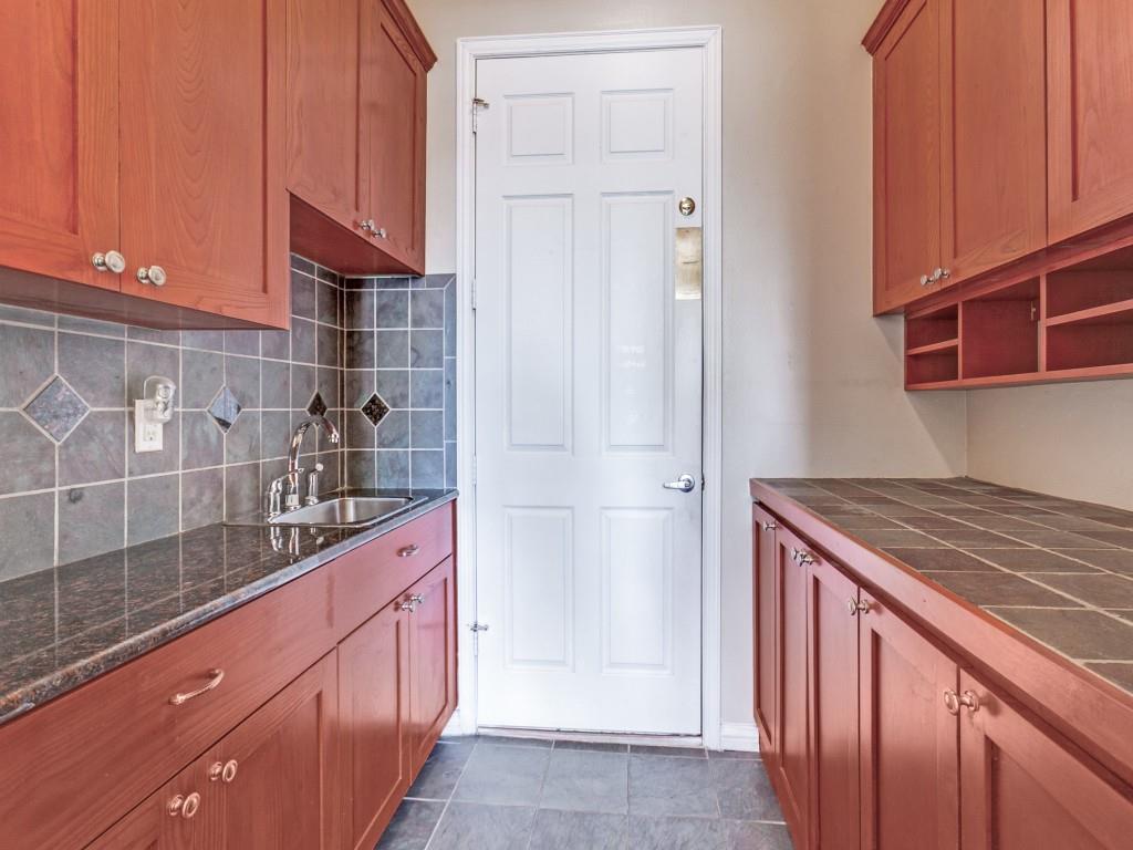 BOUNDBROOK OAKS ESTATES - Residential