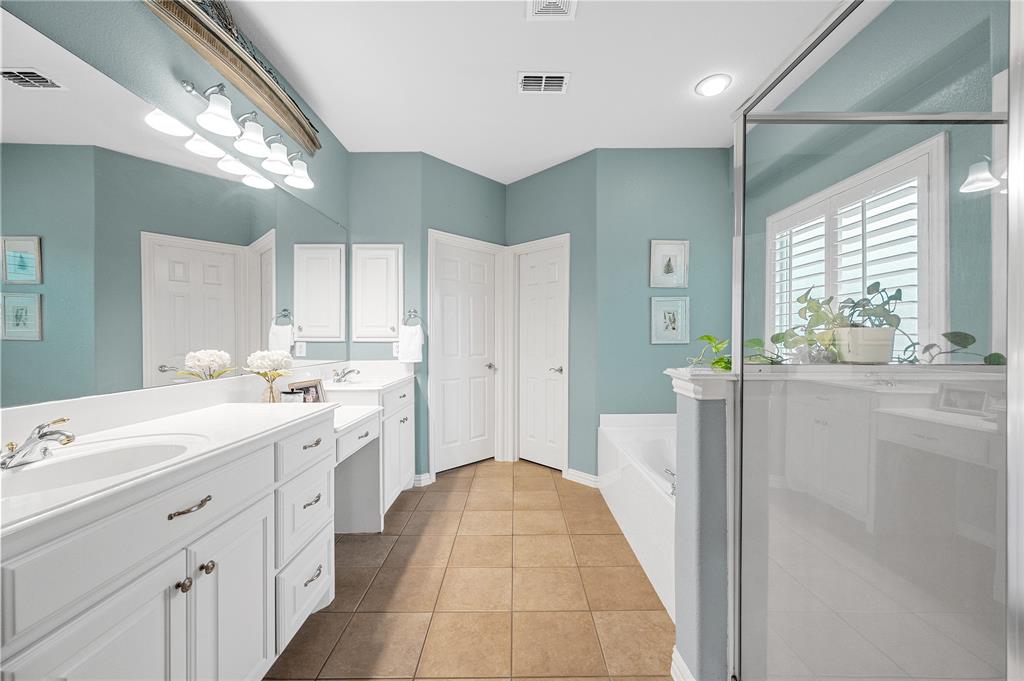 Flower Mound, Texas 75028, United States, 5 Bedrooms Bedrooms, ,4 BathroomsBathrooms,Residential,Active,1682