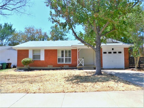 Photo of 2014 Jacqueline Drive, Denton, TX 76205 (MLS # 21422541)