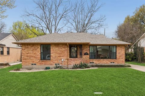 Photo of 3002 San Medina Avenue, Dallas, TX 75228 (MLS # 21210560)
