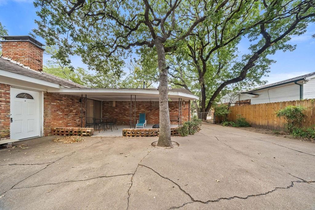 1809 Glenbrook Drive