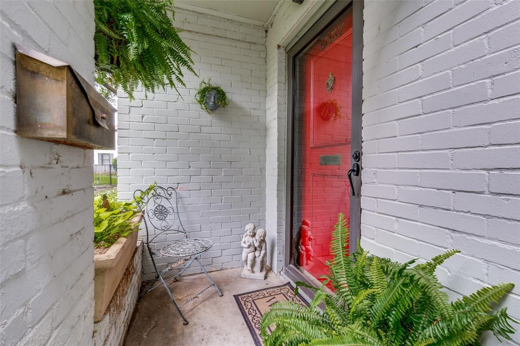 5037 N Hall Street 5037