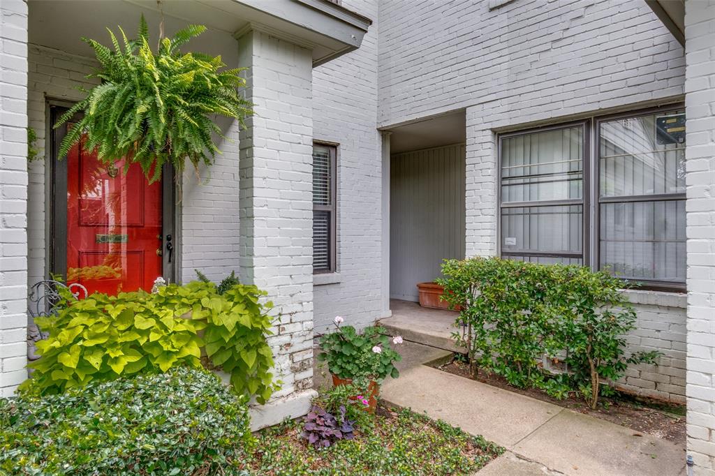 5037 N Hall Street 5037