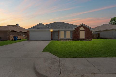 521 Pine Street Crowley TX 76036