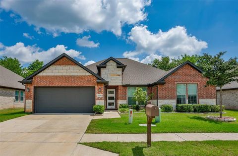 Photo of 1134 Vintage Avenue, Gainesville, TX 76240 (MLS # 21249790)