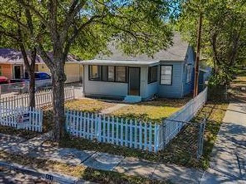 519 Sunnyside Avenue Cockrell Hill TX 75211