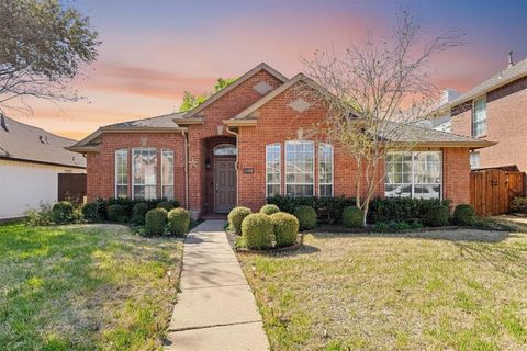 Photo of 10805 Columbia Drive, Frisco, TX 75035 (MLS # 21257884)