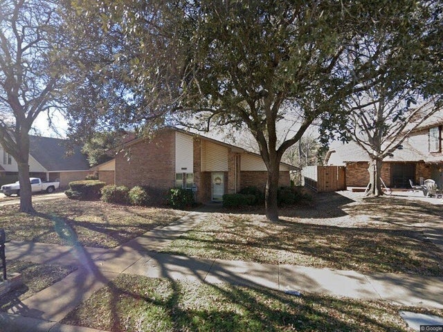 3017 Bandolino Lane