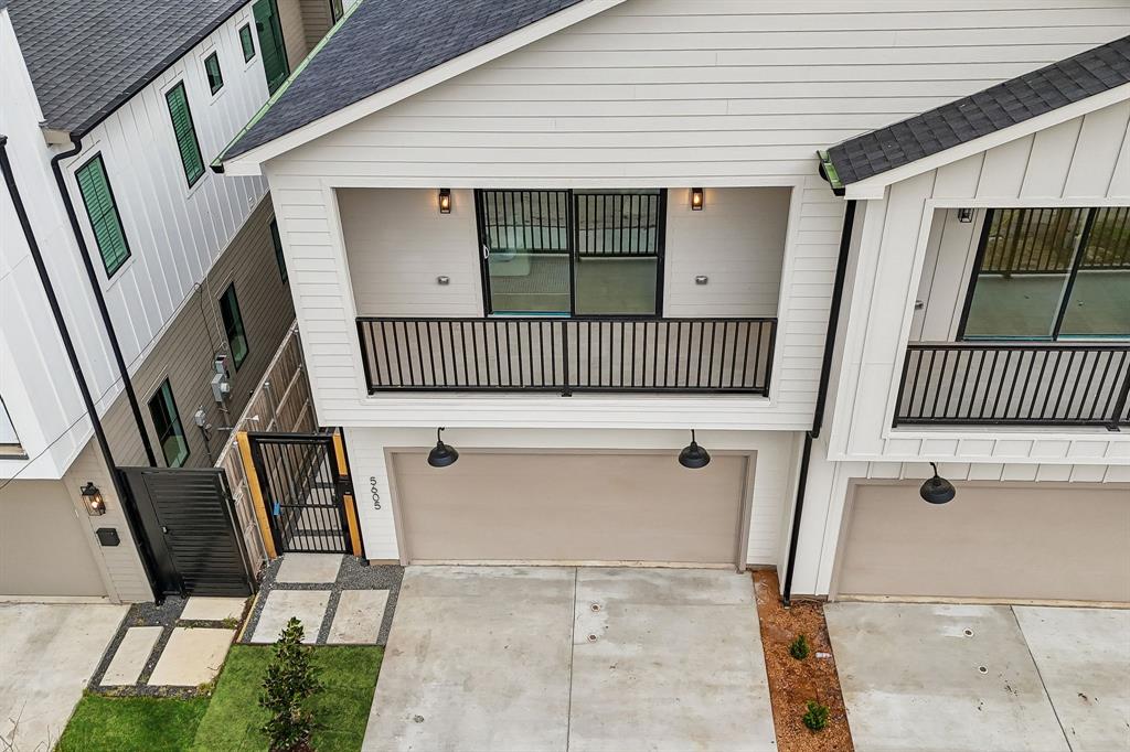 LAMONT TRAIL - Residential