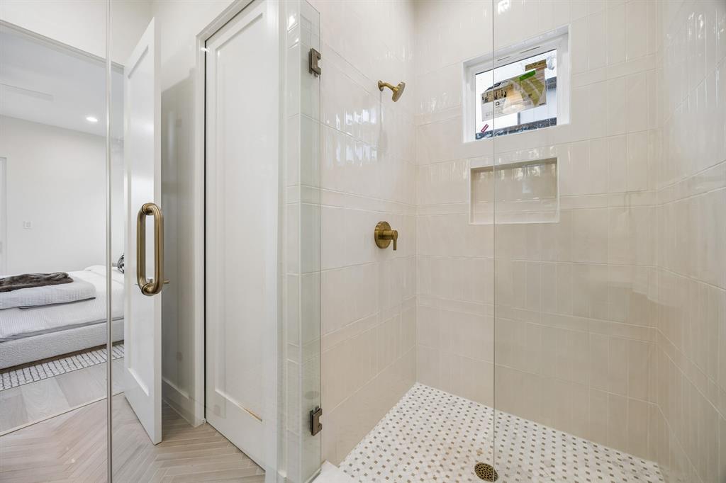 LAMONT TRAIL - Residential